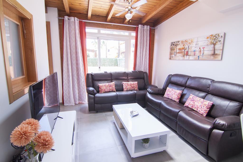 Anju Villas Los Delfines Bravo'S Apartments คอร์ราเลโฮ ภายนอก รูปภาพ